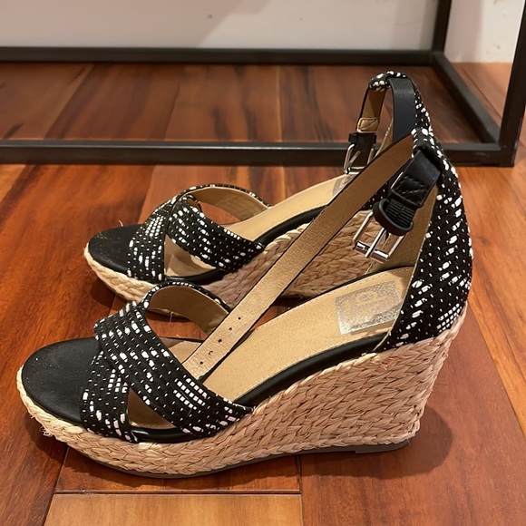 Black, white and straw ankle strap wedges - Picture 3 of 7